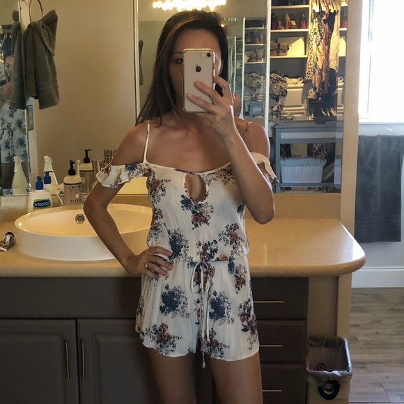 Floral Print Off-Shoulder Romper - Picture 1 of 2